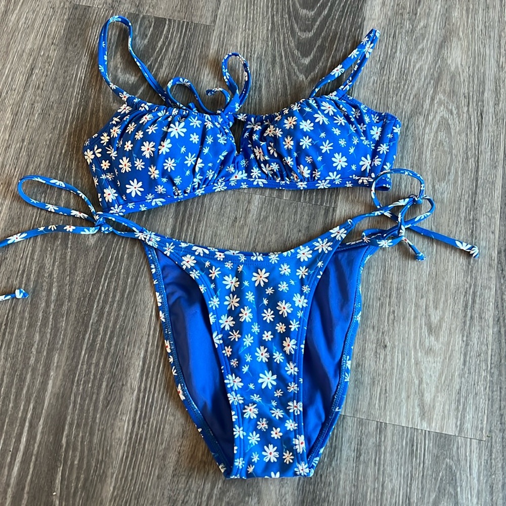 Blue flower suit